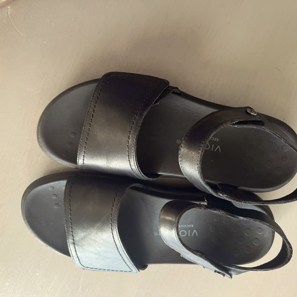 Vionic Awaken Ankle Straps Heeled Sandal Black  7.5 EUC